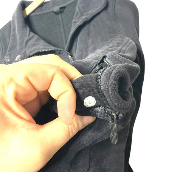 Lululemon Fleece Be True Jacket Asymmetric Up Relaxed Fit Mock Neck Black Size 6 - Picture 5 of 9